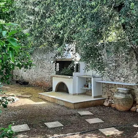 Garden's 2 Leonidio