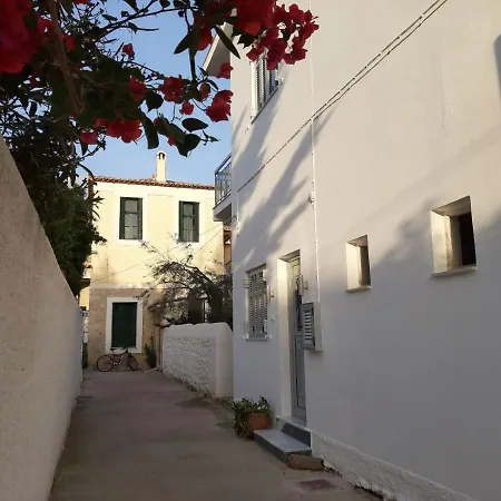 Garden's 2 Leonídion